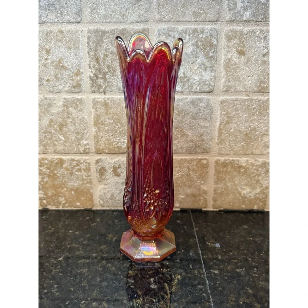 Vintage Indiana Heirloom Series Amethyst‎ Carnival Glass Swung 10.25
